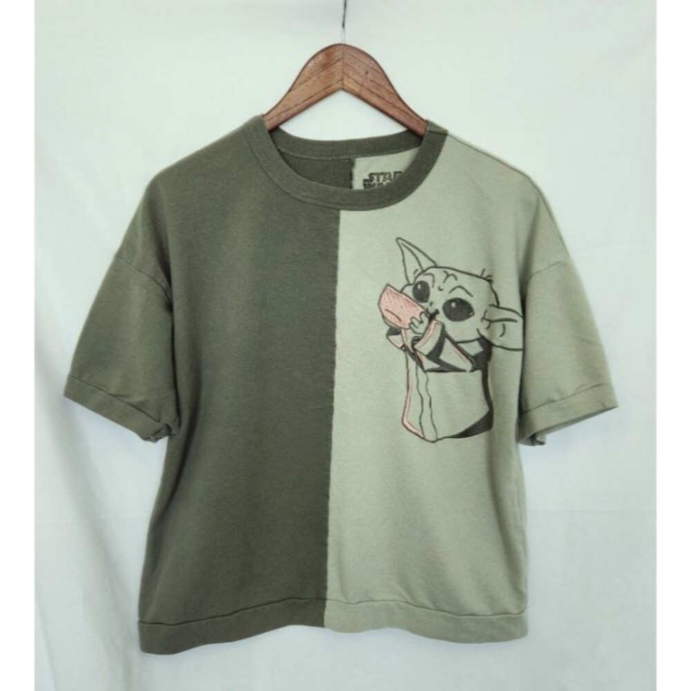 Star Wars Grogu Split Color Sleep Shirt Size L Mandalorian Baby Yoda Green